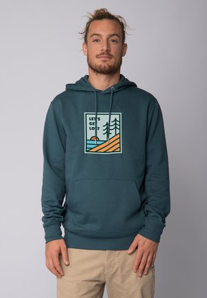 Teal hoodie met een voorkantgraphic van bomen en een zonsondergang. Gemaakt van zachte stof, met een kangoeroezak en een capuchon met trekkoord.