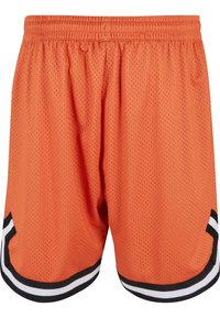Orange mesh sports shorts med sort og hvid stribet kant. Elastisk talje for justerbar pasform. Åndbart stof med perforeret tekstur.