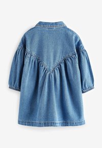 Dos d'une robe en denim bleu pour tout-petit avec manches longues bouffantes, poignets élastiques, taille froncée et détail de découpe pointue.