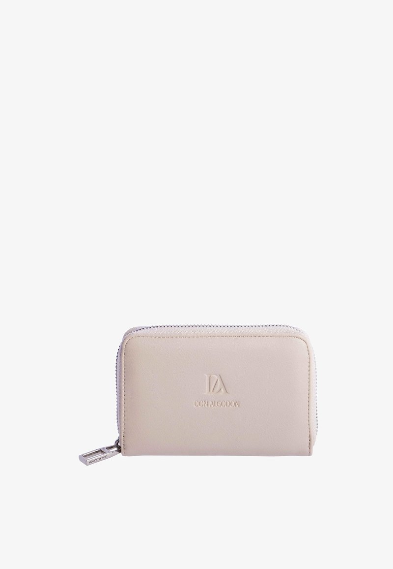 Cartera rectangular beige con cremallera, con el logo «Don Algodon» en relieve y tirador de cremallera metálico grabado con el nombre de la marca.