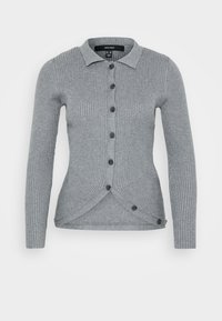 Šedý pletený cardigan s dlouhým rukávem a límcem, se sedmi černými knoflíky vpředu.