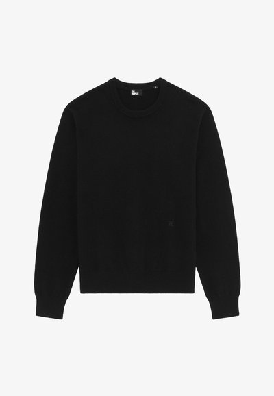 Czarny sweter z długim rękawem i okrągłym dekoltem, z prążkowanymi mankietami i dolnym obszyciem, małym haftowanym logo blisko dolnego obszycia oraz metką marki wewnątrz kołnierza.