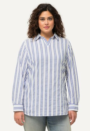 Wit en blauwe gestreepte lange mouw shirt met een kraag en v-hals, met opgerolde manchetten en een ontspannen pasvorm.