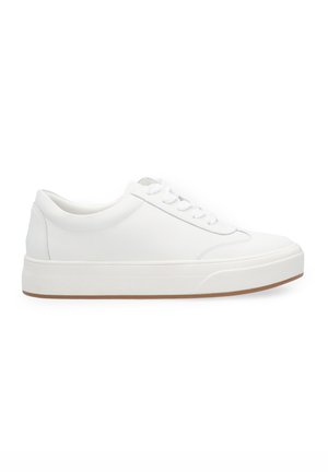 - Sneakersy niskie