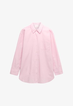 Jasnoróżowa koszula z długim rękawem, z kołnierzykiem zapinanym na guziki, przednią kieszonką i prążkowaną fakturą. Posiada luźny krój i zaokrąglony dół.