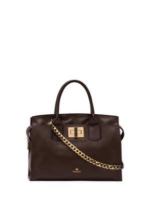 Sac à main en cuir marron foncé avec deux poignées supérieures, fermoir rectangulaire doré et une bandoulière chaîne dorée en diagonale sur le devant.
