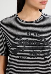 Superdry & Co Camiseta estampada - black