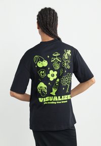 YOURTURN UNISEX - T-shirts med print - true black