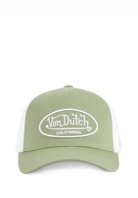 Gorra de béisbol verde y blanca con visera curva y logo bordado "Von Dutch California" en blanco. Material de algodón con parte trasera de malla.