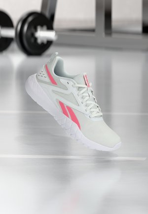 FLEXAGON ENERGY TR 4 - Pantofi training - white/passion pink/white