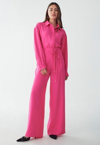 BWLDR MILLER - Auduma bikses - hot pink