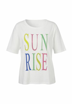 Weißes Baumwoll-T-Shirt mit übergroßem "SUN"- und "RISE"-Aufdruck in Pink, Grün, Gelb und Blau, runder Ausschnitt und kurzen Ärmeln.