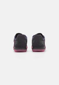 Nike Performance REACT GATO - Botas de futebol de salão - cave purple/pink blast/black