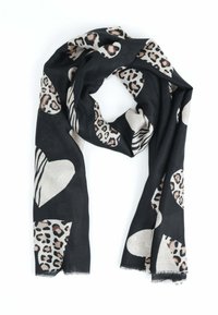 Sciarpa nera con una combinazione di stampa leopardata e forme a cuore in beige. Tessuto morbido con un bordo leggermente sfilacciato che aggiunge texture.