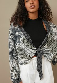 Next TIE FRONT KIMONO COVER-UP - Let jakke / Sommerjakker - monochrome palm