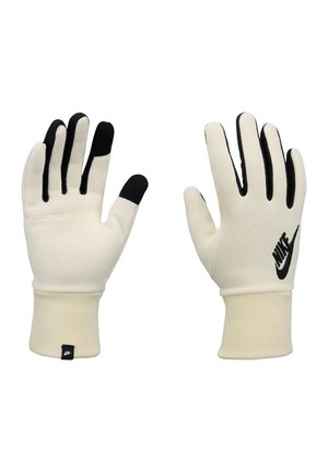 Weiße Handschuhe mit schwarzen Fingerspitzen am Zeige-, Mittel- und Daumen, mit einem schwarzen Nike-Logo auf der Rückseite des rechten Handschuhs.