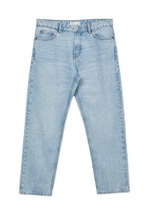 Helle blaue Denim-Jeans mit geradem Schnitt, fünf Taschen und einem Metallknopfverschluss. Der Stoff weist dezente Verfärbungen und Nähdetails auf.