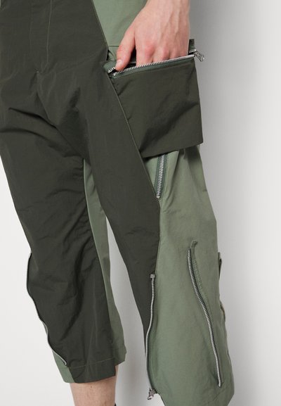 C.O.L VOLADOR PANTS - Παντελόνι cargo - braun/green