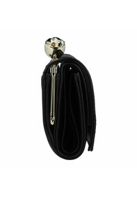 Portefeuille en cuir noir avec un fermoir doré brillant. Comprend plusieurs plis et une fermeture éclair argentée, affichant un design texturé.