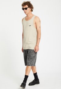 Thumbnail Image 7