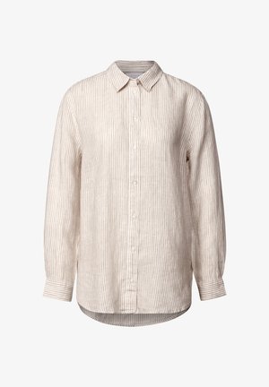 Ein hellbeiges Button-up-Hemd mit dünnen vertikalen Streifen, aus Baumwollstoff, langärmlig, mit Kragen und abgerundetem Saum. Verfügt über weiße Knöpfe.