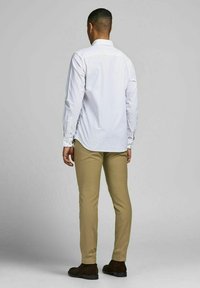 Jack & Jones PREMIUM JPRSOLARIS  NOOS - Nohavice - dark coat khaki