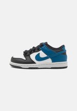 nike n 354 summit white