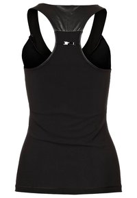 Top sin mangas de corte racerback para mujeres negras con un diseño ajustado y un pequeño detalle de tira horizontal en la parte superior de la espalda.