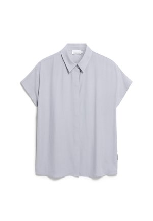 Kurzärmlige, kragenlose Bluse aus hellgrauem Stoff. Verfügt über einen geraden Schnitt mit einer Knopfleiste auf der Vorderseite und einem minimalistischen Design.