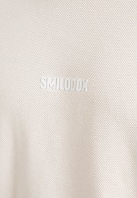 Smilodox OSKAR - Jednoduché tričko - creme