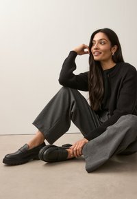 Next WIDE FIT FOREVER COMFORT CHUNKY - Jalga libistatavad jalanõud - black denim