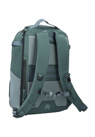Zaino verde scuro con accenti grigio chiaro, spallacci regolabili imbottiti e tasche esterne con zip. Tessuto resistente con un design moderno.