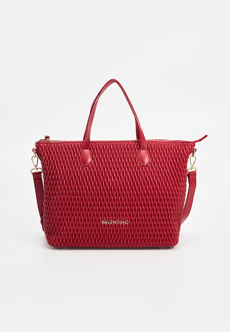 Sac tote Red Valentino avec un motif texturé tissé, des poignées doubles, une bandoulière amovible et une fermeture éclair.