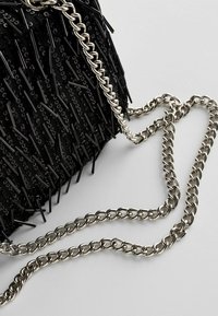 Next BEADED  - Keresztpántos táska - black