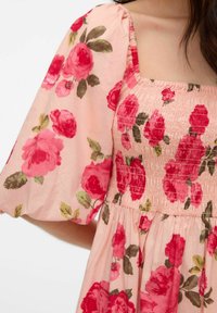 Vero Moda VMNOMIA KURZES - Dnevna haljina - chintz rose