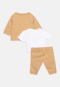 Calvin Klein Jeans MONOGRAM STARTER GIFTPACK UNISEX SET - Auduma bikses - warm sand