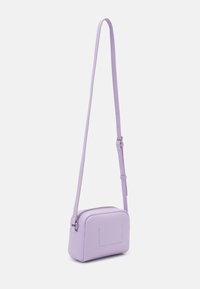 Calvin Klein Jeans SCULPTED CAMERA BAG MONO - Borsa a tracolla - pastel lilac