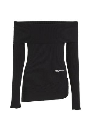 Top negru cu pliuri, cu umeri goi și mâneci lungi. Prezintă o textură orizontală contrastantă și un logo mic alb în partea de jos.