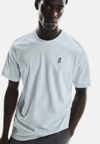 On GRAPHIC - T-shirts basic - arctic