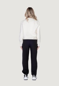 Guess ANN CN  - Felpa - sour cream