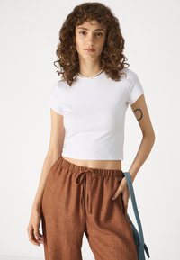Hollister Co. SEAMLESS CREW NECK - T-shirt básica - bright white