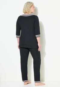 Ulla Popken STREIFENDETAILS V-AUSSCHNITT 3/4-ARM SET - Pigiama - black