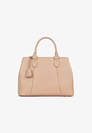 Beige handtas met dubbele handvatten, gestructureerd synthetisch leer, goudkleurige hardware en een klein bevestigd label. Ongeveer medium formaat.