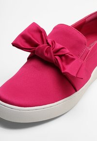MICHAEL Michael Kors Slip-ins - pink
