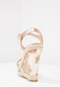 Laura Biagiotti Sandali con tacco - gold-coloured