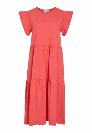 Robe en coton corail avec manches courtes volantées, col rond et design de jupe à volants. Texture douce et silhouette longueur genou.