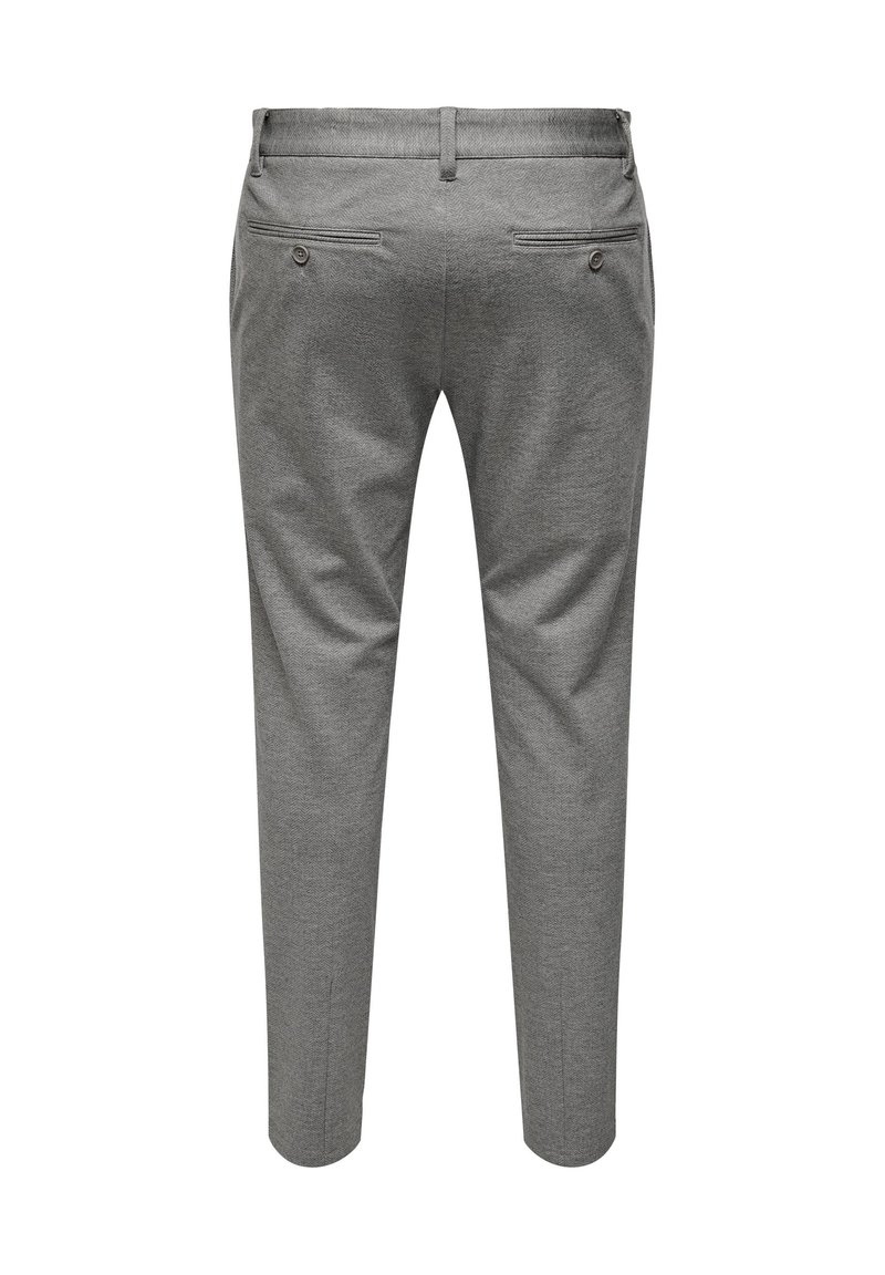 Pantalones grises a medida con un patrón de espiga, que cuentan con dos bolsillos traseros y un diseño acampanado. Tela suave y detalles de costura cuidadosos.