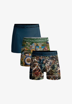 Tri pánske boxerky, jedny jednoliate tmavomodré, jedny s farebným barokovým a kvetinovým vzorom a jedny s detailným stredovekým motívom, všetky s pásmi s logom značky.