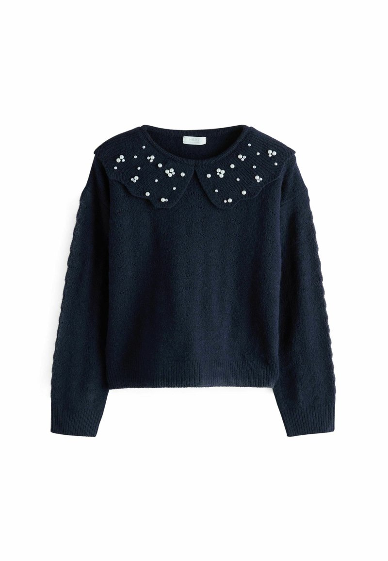 Dunkelblauer Pullover mit strukturiertem Strickdesign, versehen mit einem großen, bestickten Kragen, der mit dekorativen Perlen geschmückt ist, und langen Ärmeln.