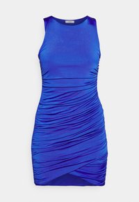 Vestido azul sem mangas, feito de tecido elástico, apresentando um design ajustado com franzidos e uma textura suave.